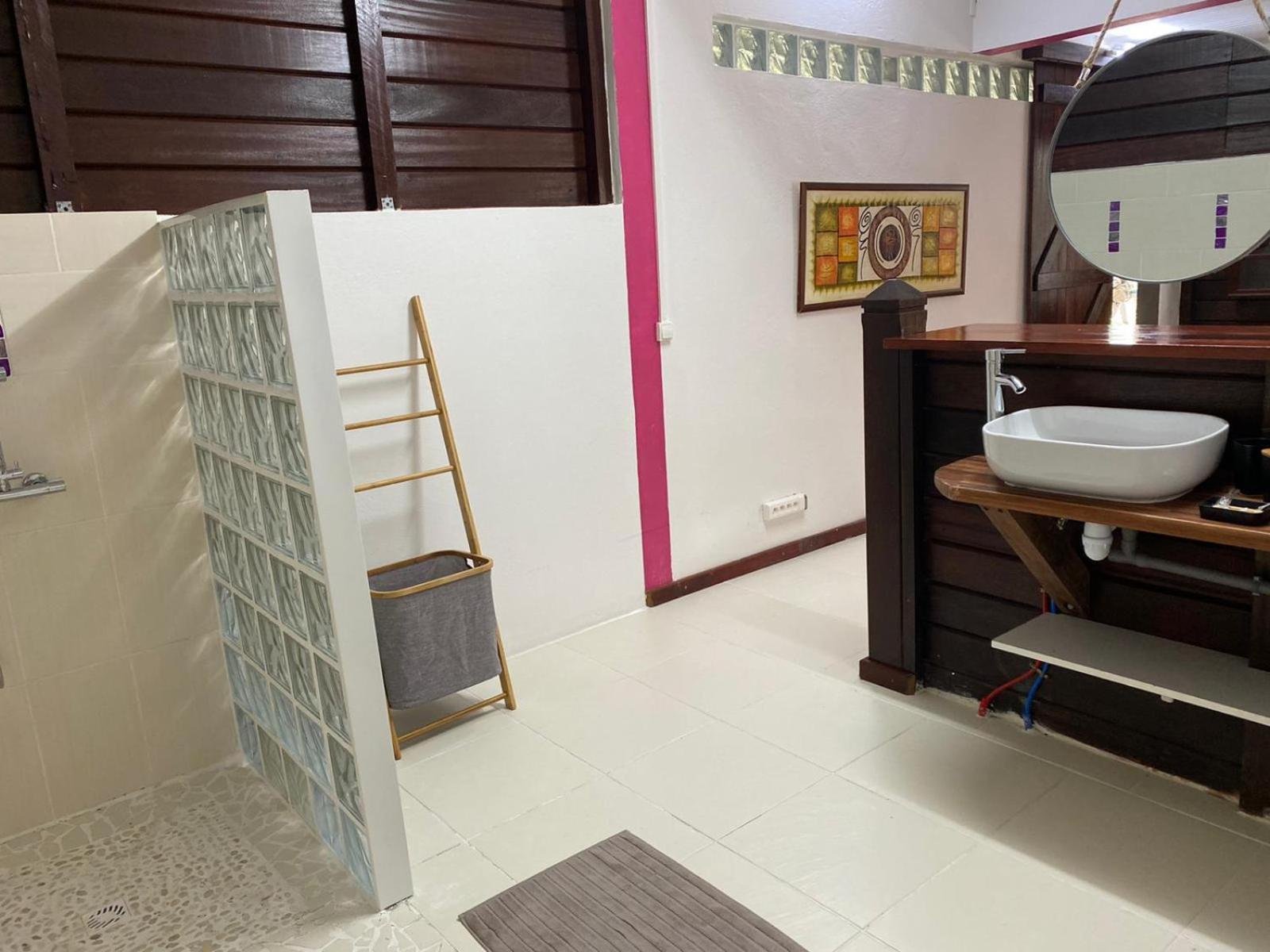 Le Goyav' Appart Avec Piscine Et Jacuzzi Au Vauclin Le Vauclin Rom bilde